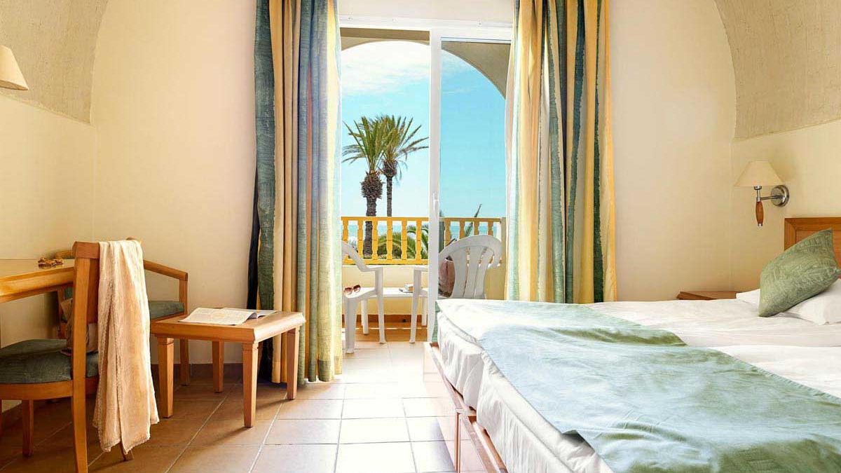 Delfino Beach Resort & SPA - pokój