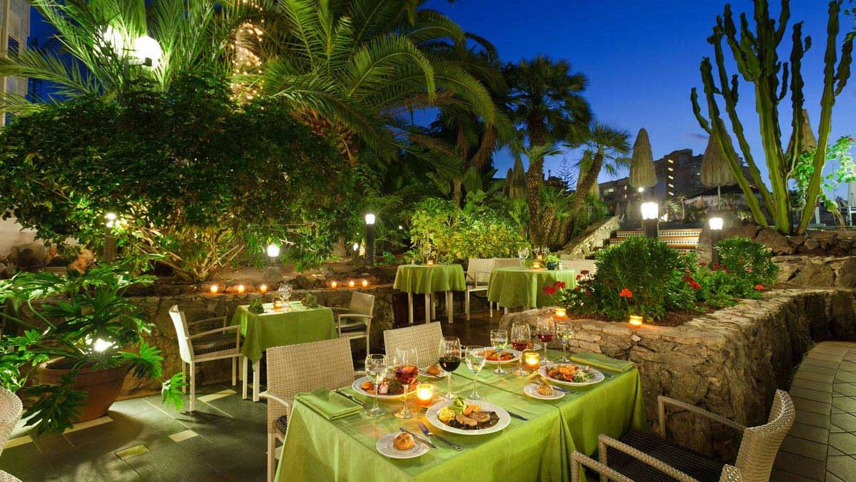 Seaside Sandy Beach - restauracja