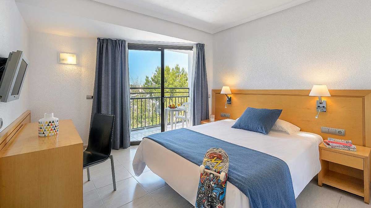 Wyloty, wyjazdy na Ibize z Londynu