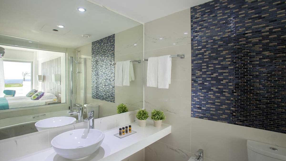 King Evelthon Beach Hotel & Resort - pokój
