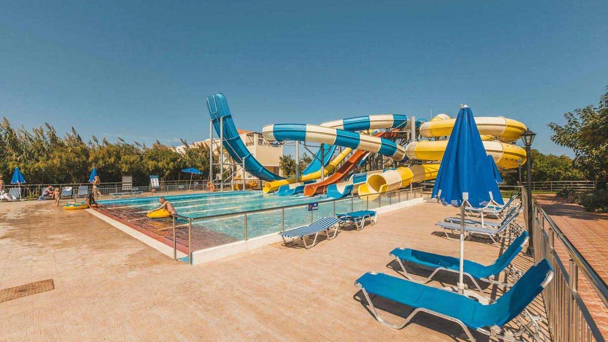 Chrispy Waterpark Resort - basen