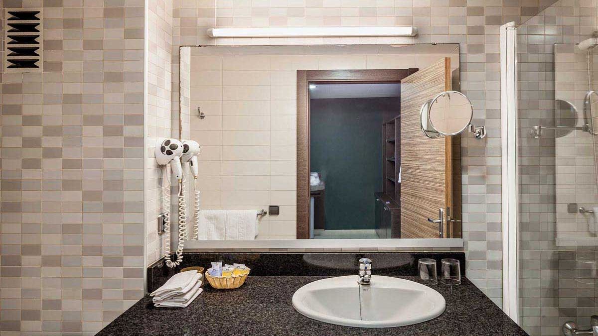 AQUA Hotel Bertran Park - pok&oacute;j