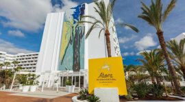 St. George Beach Hotel & Spa Resort  - wejście