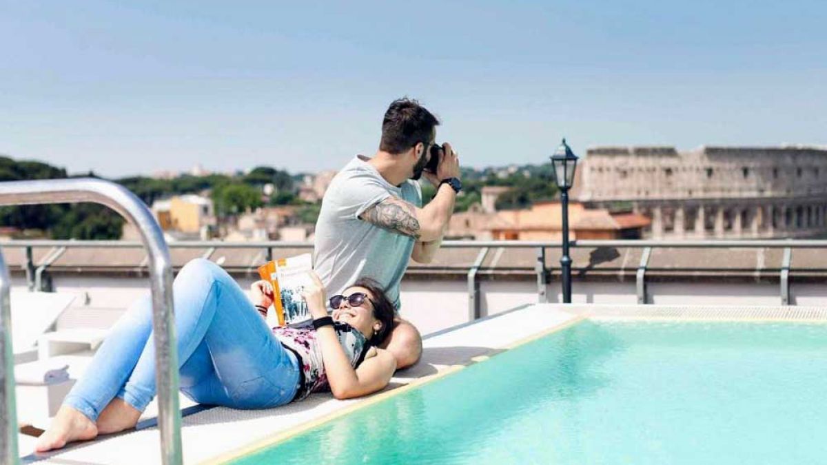 Mercure Roma Centro Colosseo - taras z basenem