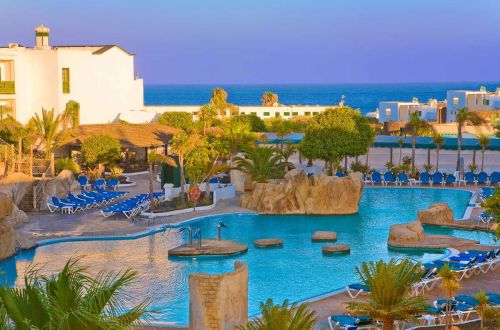 010_WkLa_Blue-Sea-Costa-Bastian_001w