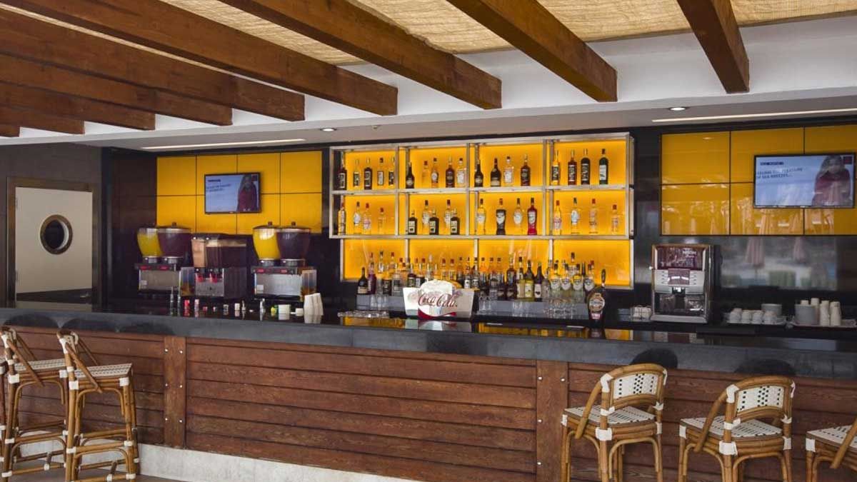 Akka Alinda Hotel - bar