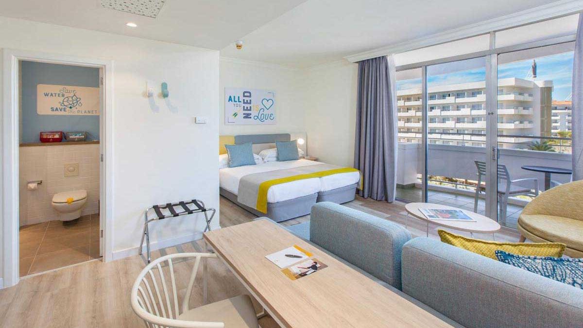 St. George Beach Hotel & Spa Resort - pokój