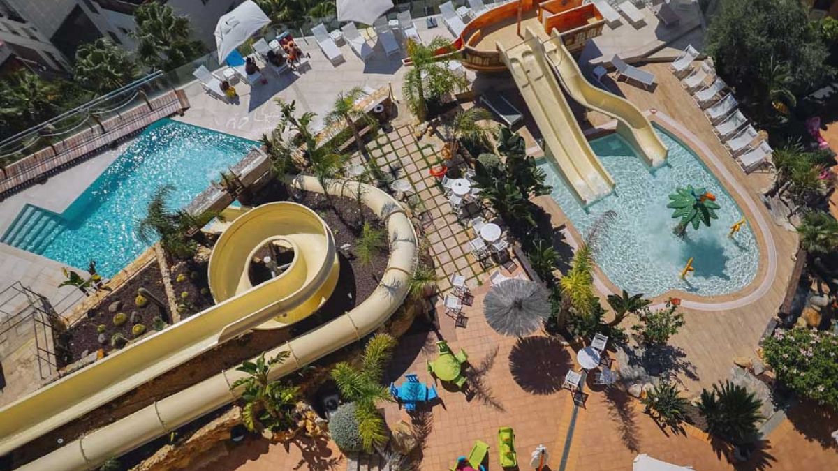 Alba Seleqtta - zjeżdżalnie