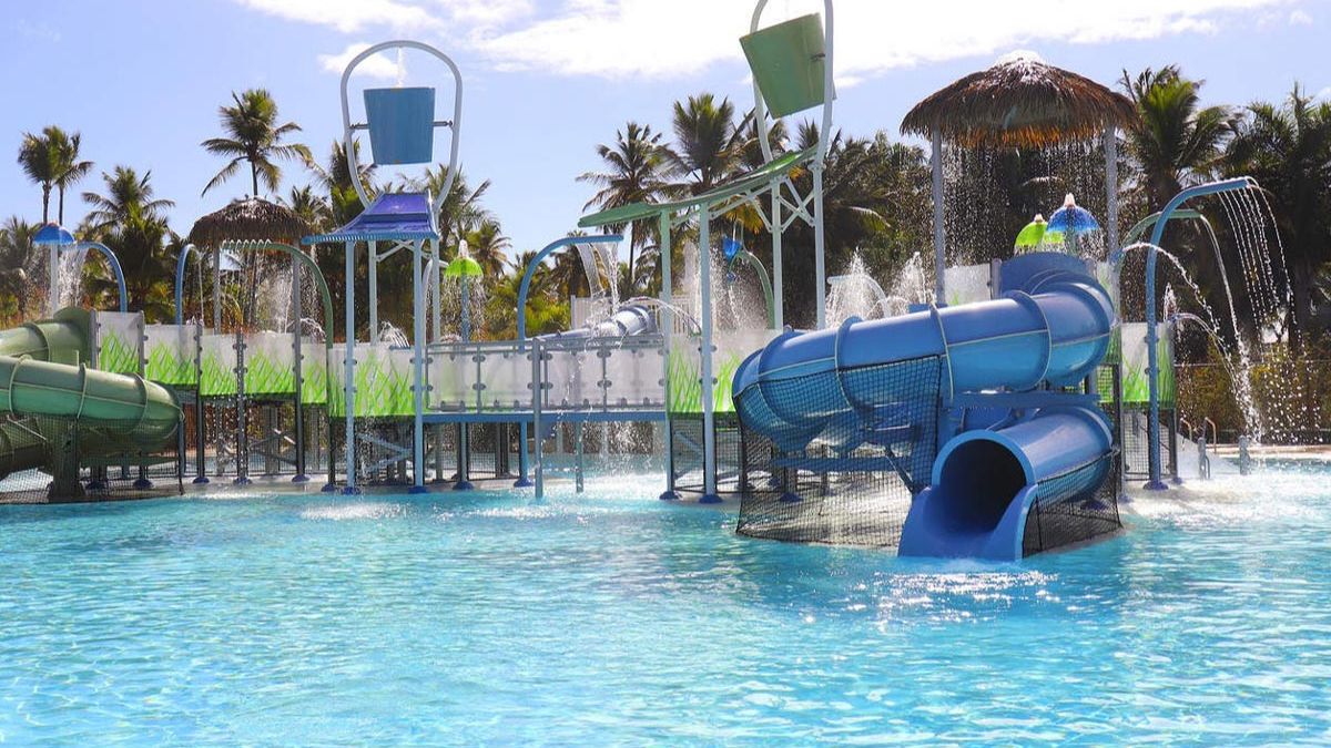 Melia Caribe Beach Resort - basen ze zjezdzalniami