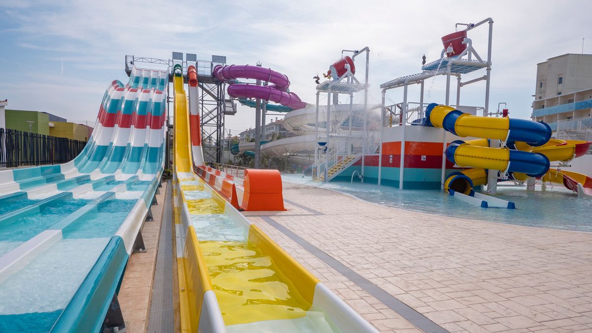 Golden Taurus Aquapark Resort - zjeżdżalnie