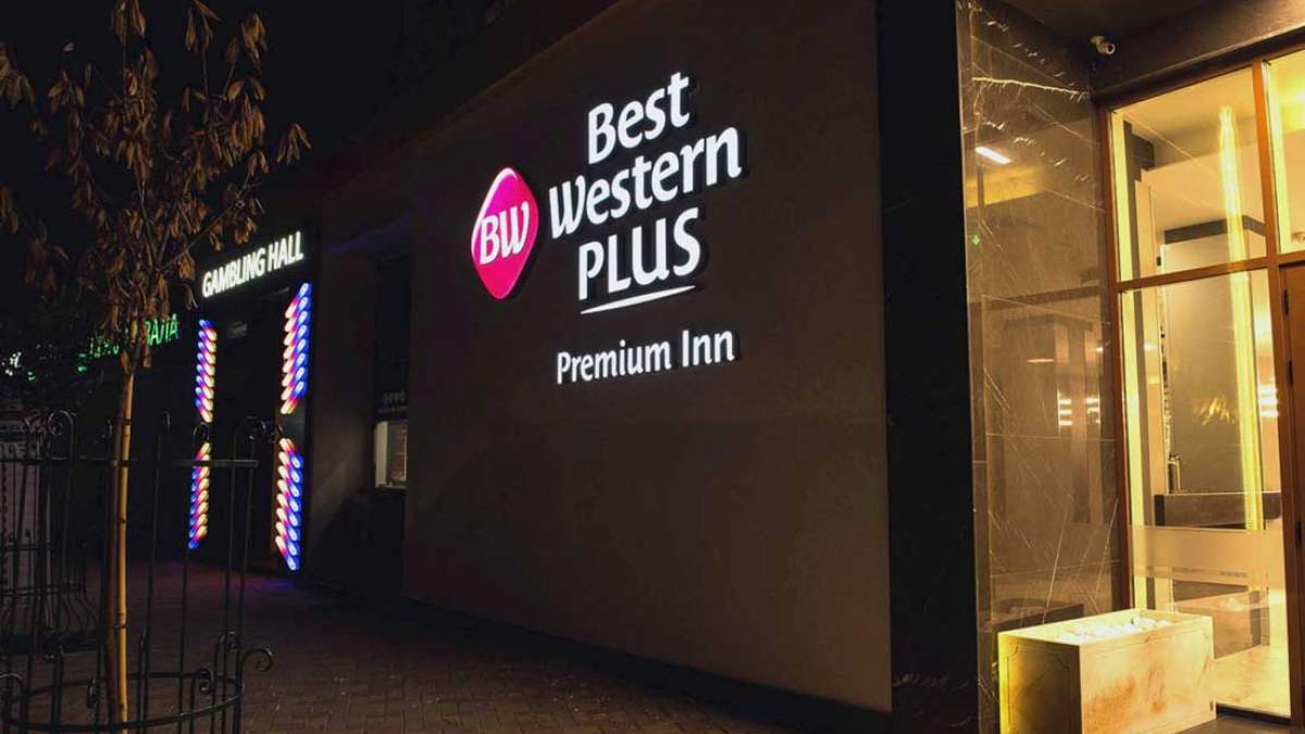 Best Western Plus Premium Inn - wejście