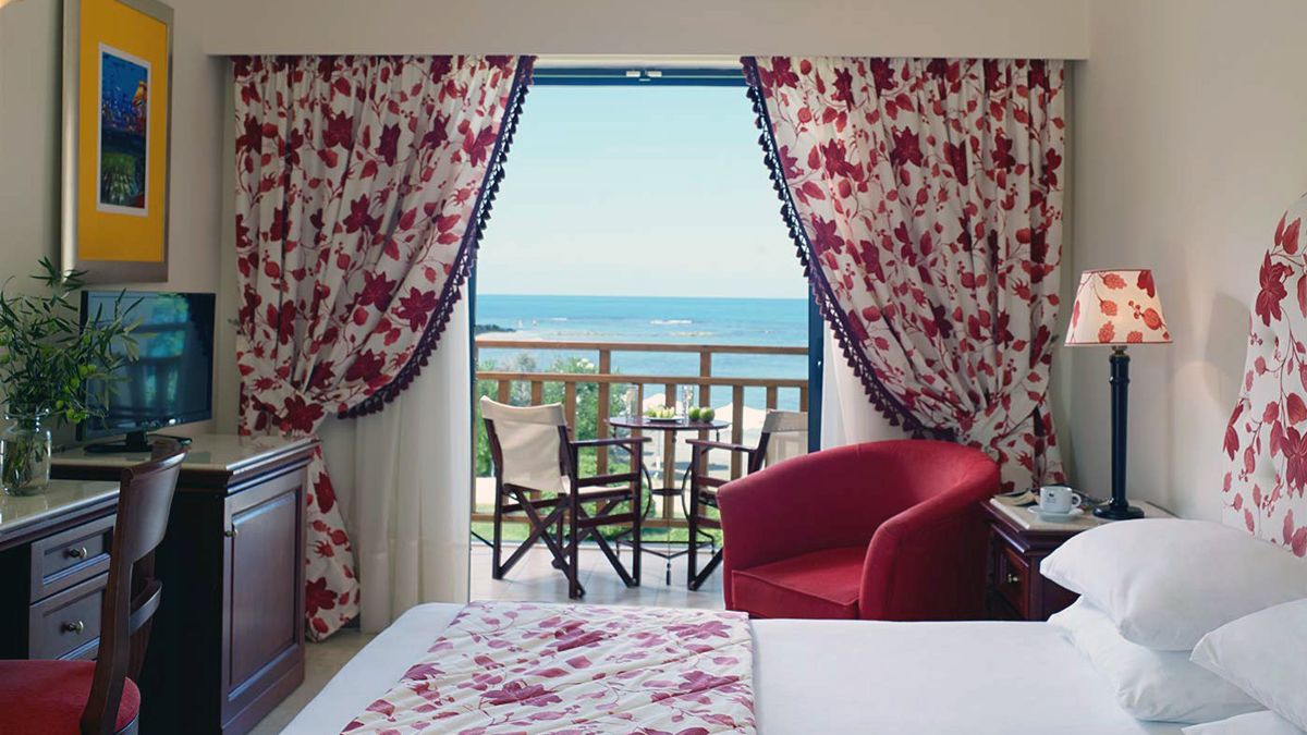 Roda Beach Resort & SPA - pokój