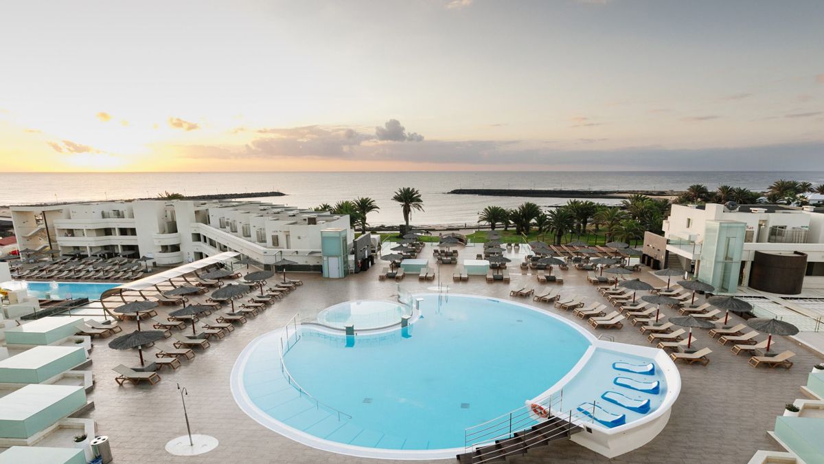 HD Beach Resort & Spa - basen