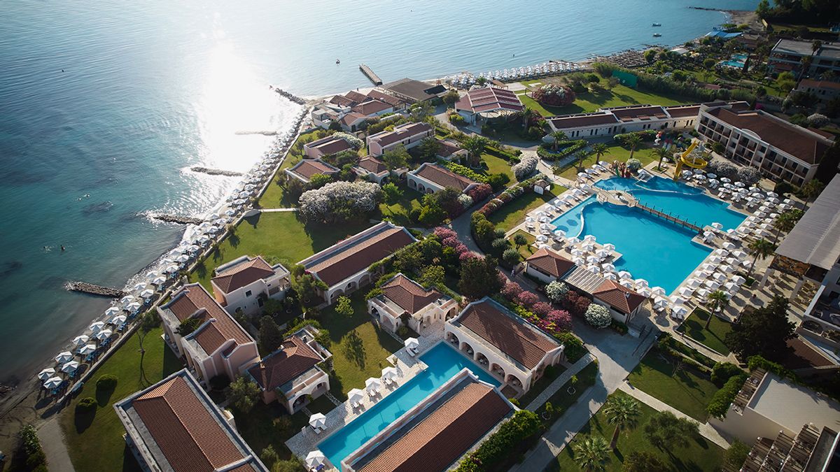 Roda Beach Resort & SPA - hotel